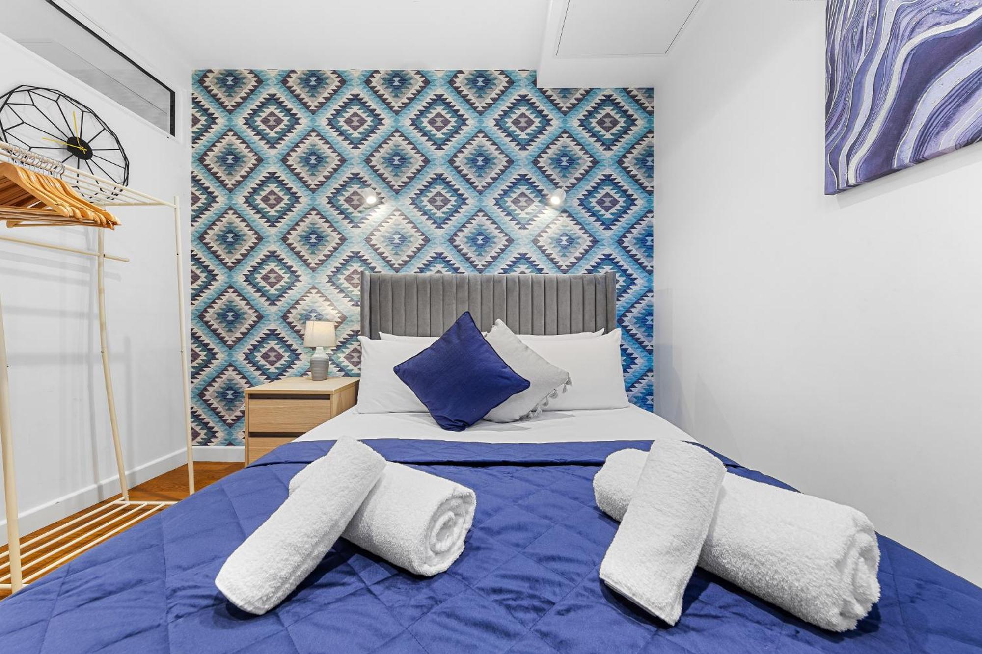 Modern One Bedroom Flat - Near Heathrow, Windsor Castle, Thorpe Park - Staines Tw18 Apartment London