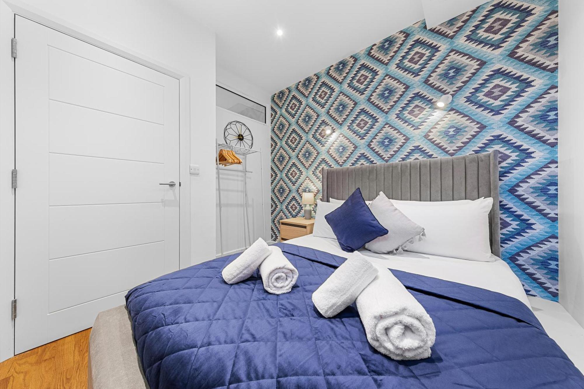 Apartment Modern One Bedroom Flat - Near Heathrow, Windsor Castle, Thorpe Park - Staines Tw18 London