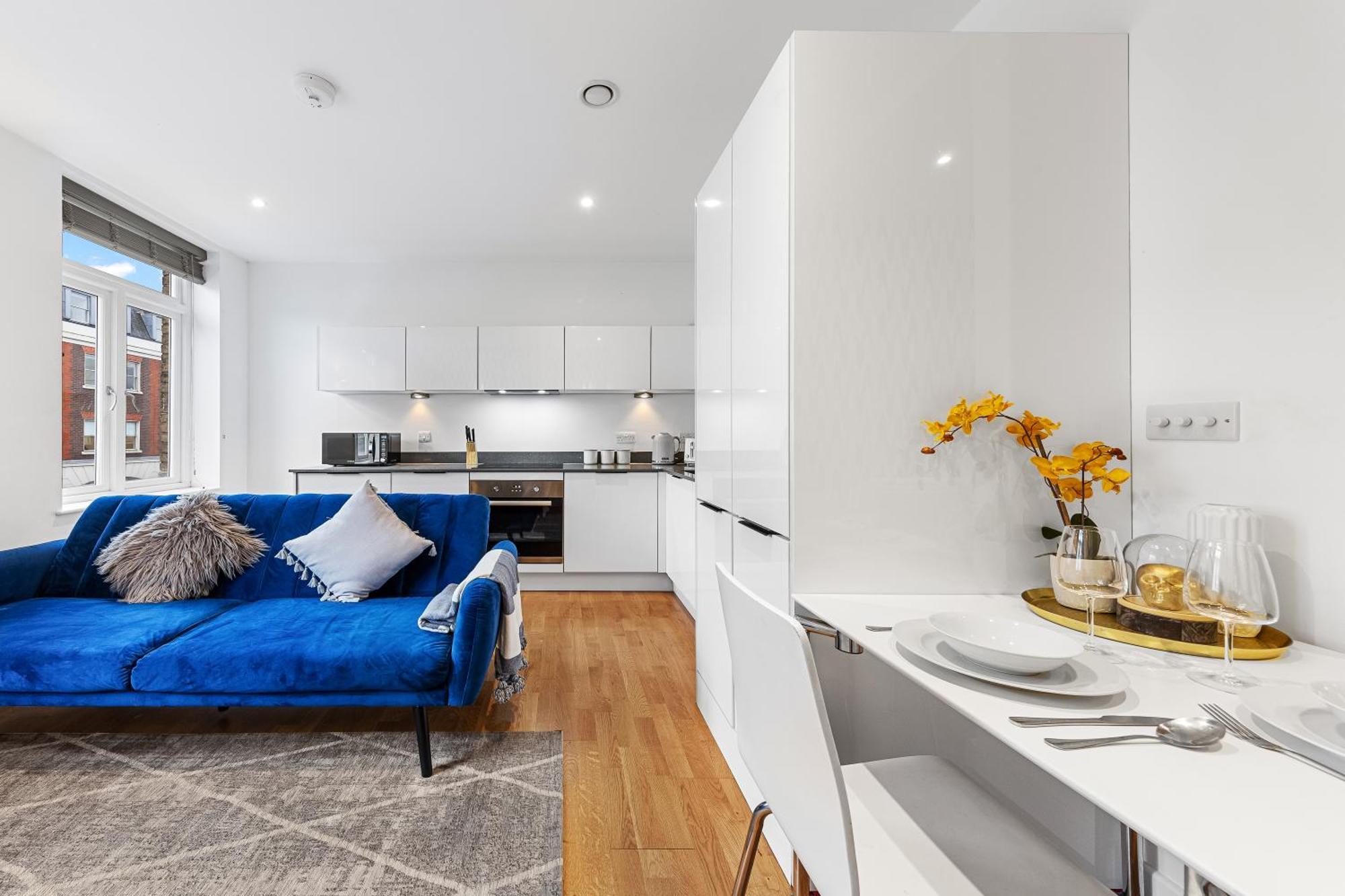 Modern One Bedroom Flat - Near Heathrow, Windsor Castle, Thorpe Park - Staines Tw18 * London
