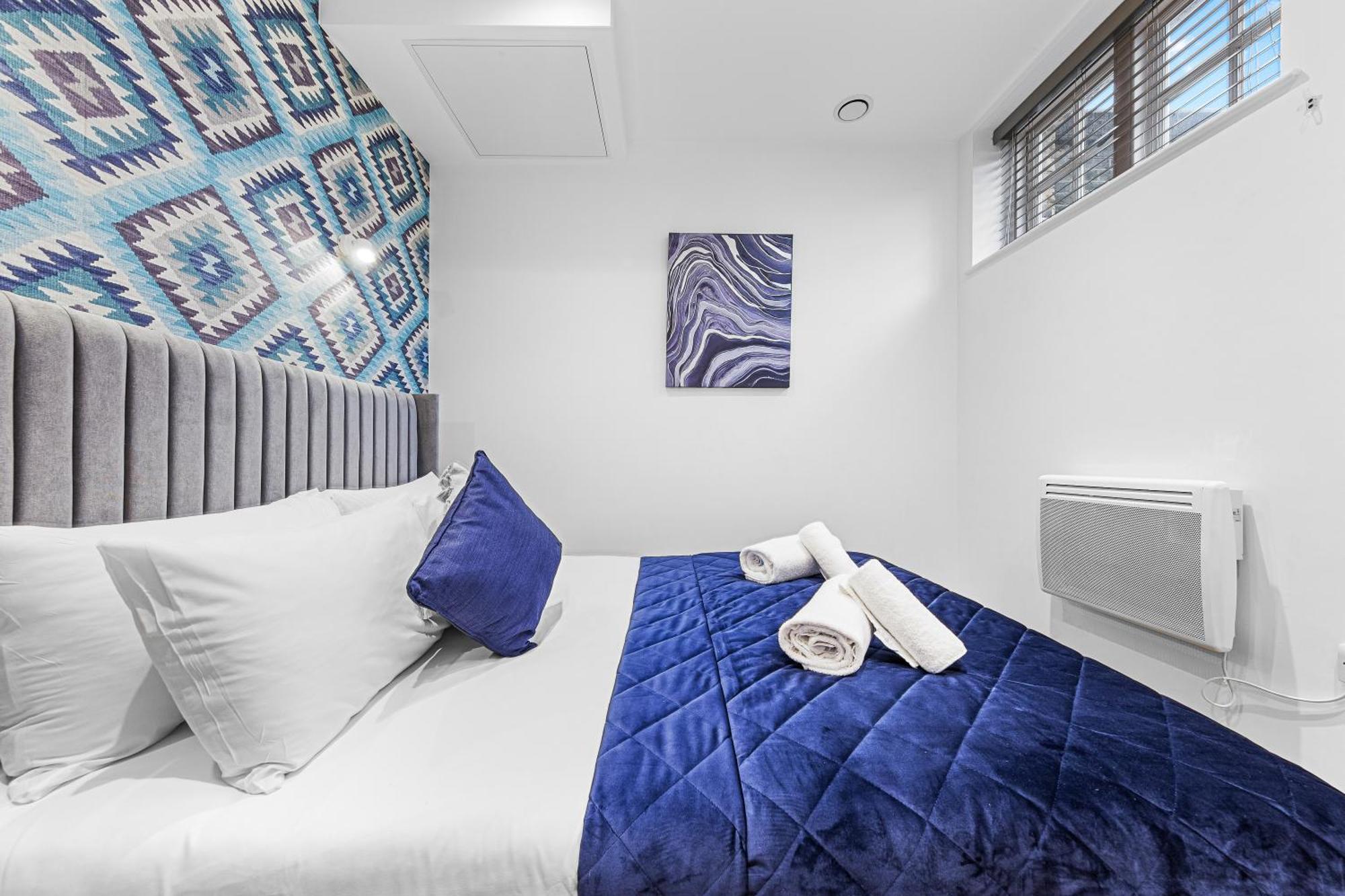Apartment Modern One Bedroom Flat - Near Heathrow, Windsor Castle, Thorpe Park - Staines Tw18 London